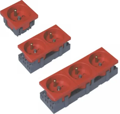 Зображення Розетка із заземленням та блокуванням червона GCZUB2 (281102)